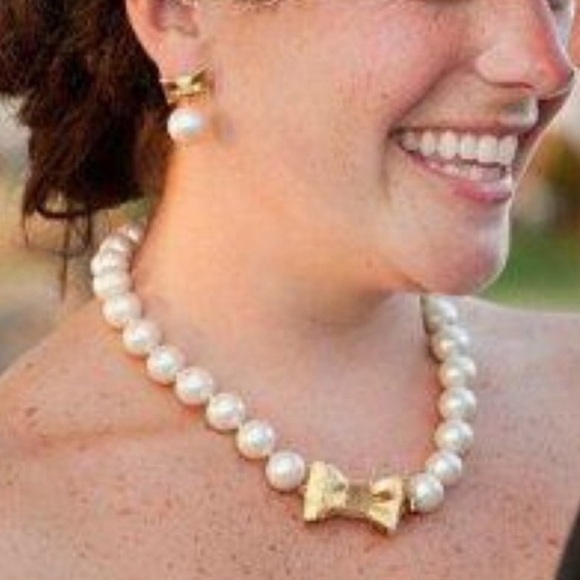 kate spade Jewelry - Kate spade vintage wrapped up pearl gold bow necklace